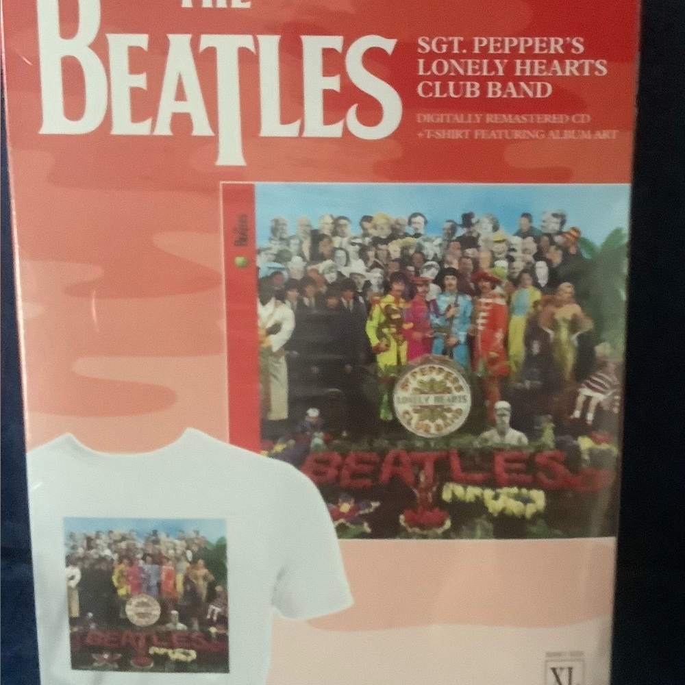 THE BEATLES SGT PEPPER'S LONELY HEARTS CLUB BAND CD/T SHIRT SET